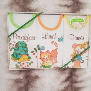 Vintage, 3 feeder Bibs